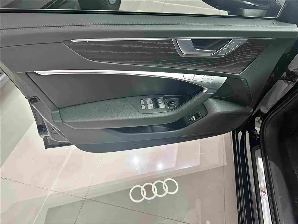 Audi A6L — миниатюра 6