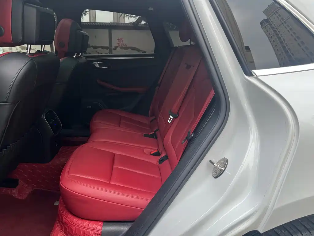 Porsche Macan — миниатюра 10
