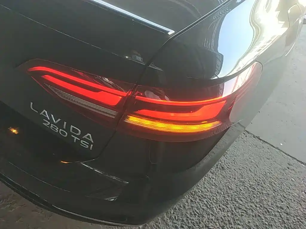 Volkswagen Lavida — миниатюра 8