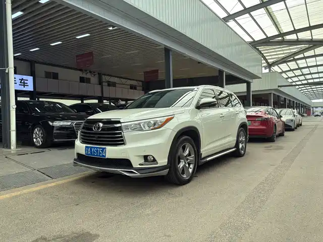 TOYOTA HIGHLANDER 2017