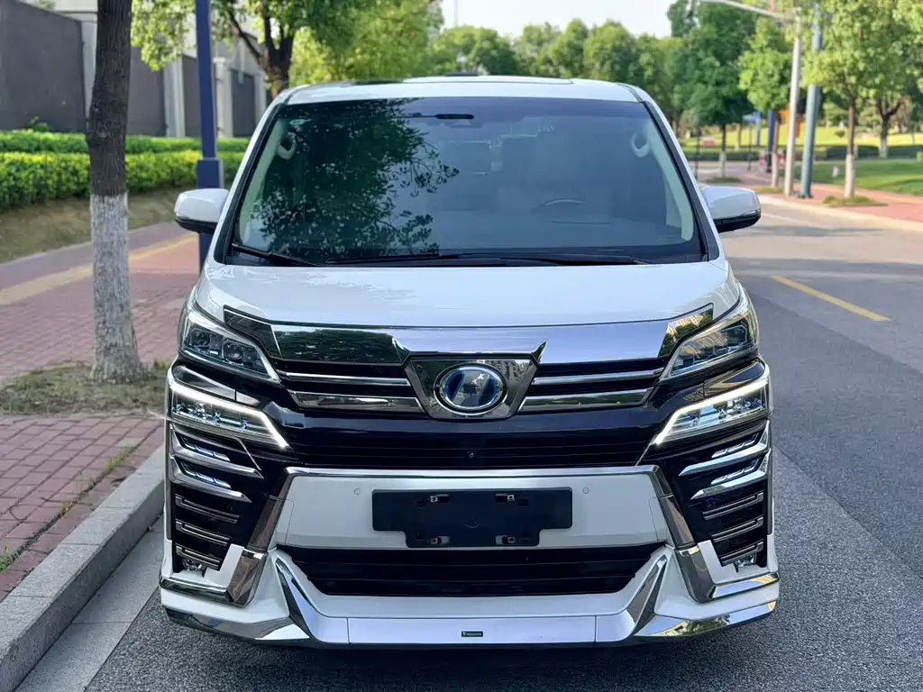 Toyota Vellfire — миниатюра 2