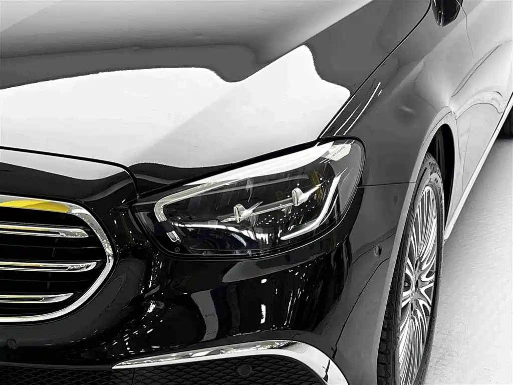 Mercedes-Benz E-Class — миниатюра 20