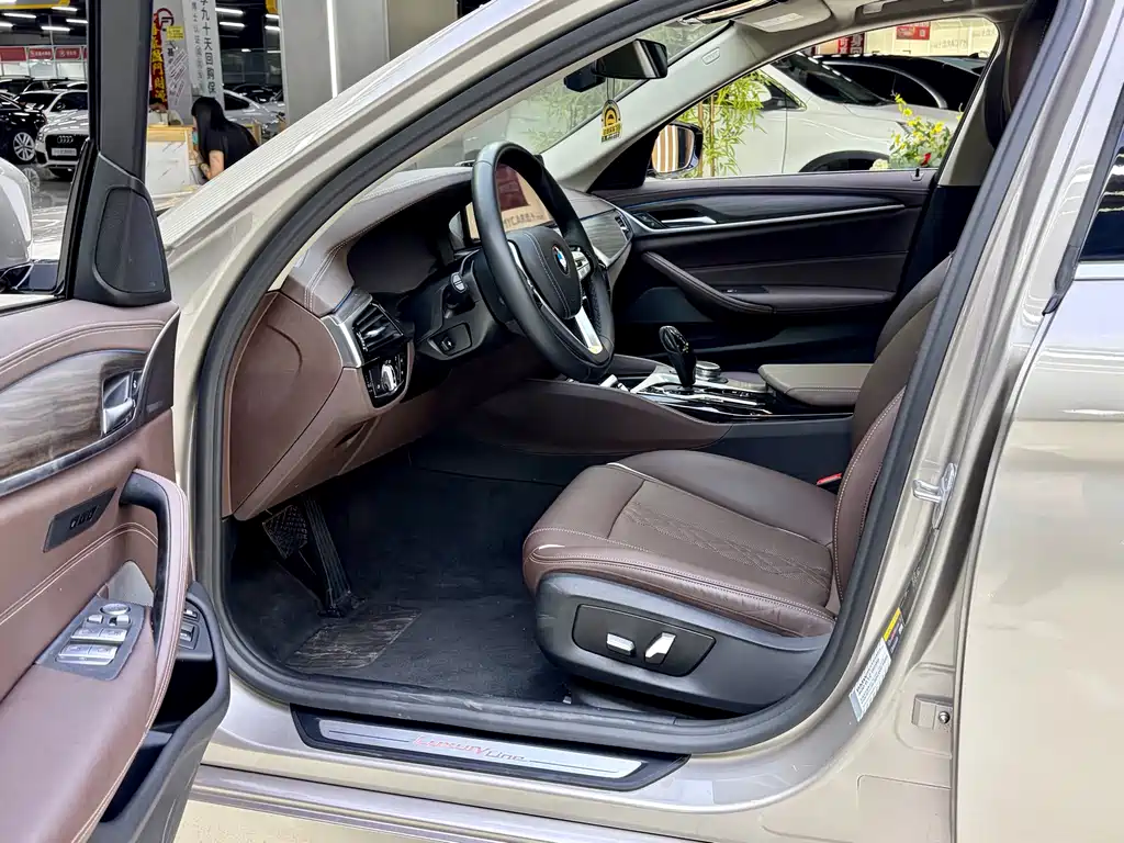 BMW 5 Series 5 2021 535Le Luxury
