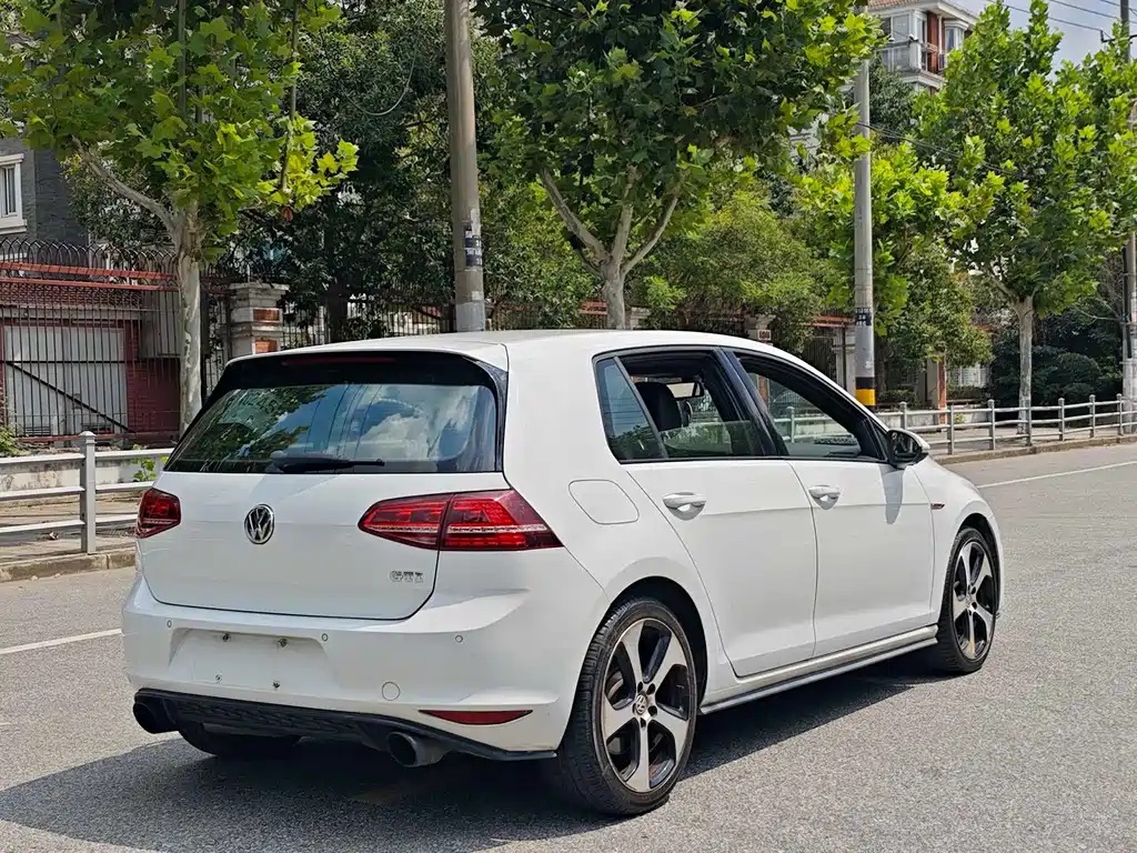 Volkswagen Golf GTI — миниатюра 9
