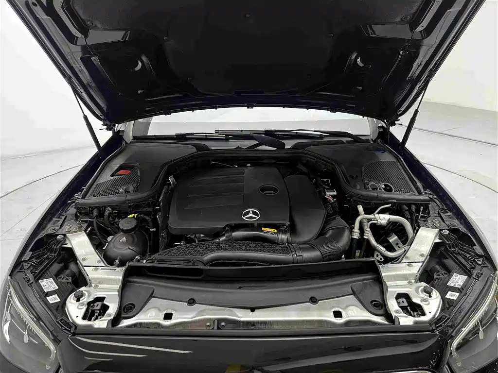 Mercedes-Benz E-Class — миниатюра 19