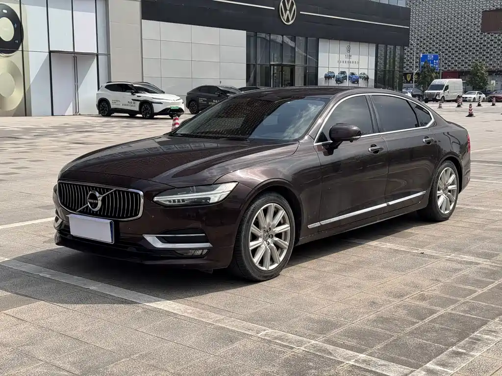 Volvo S90
