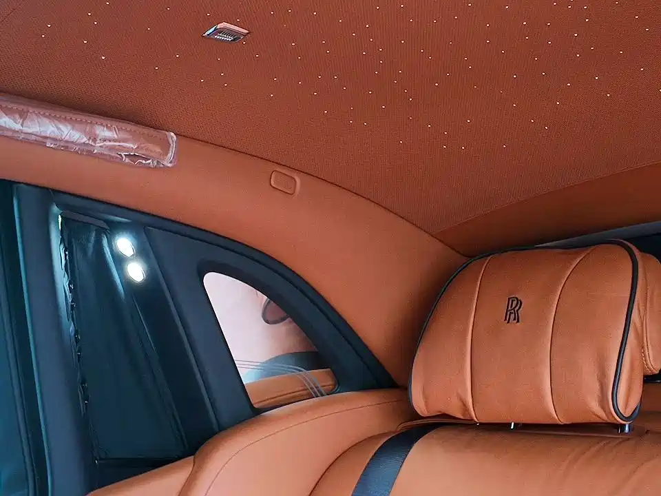 Rolls-Royce Phantom — миниатюра 12