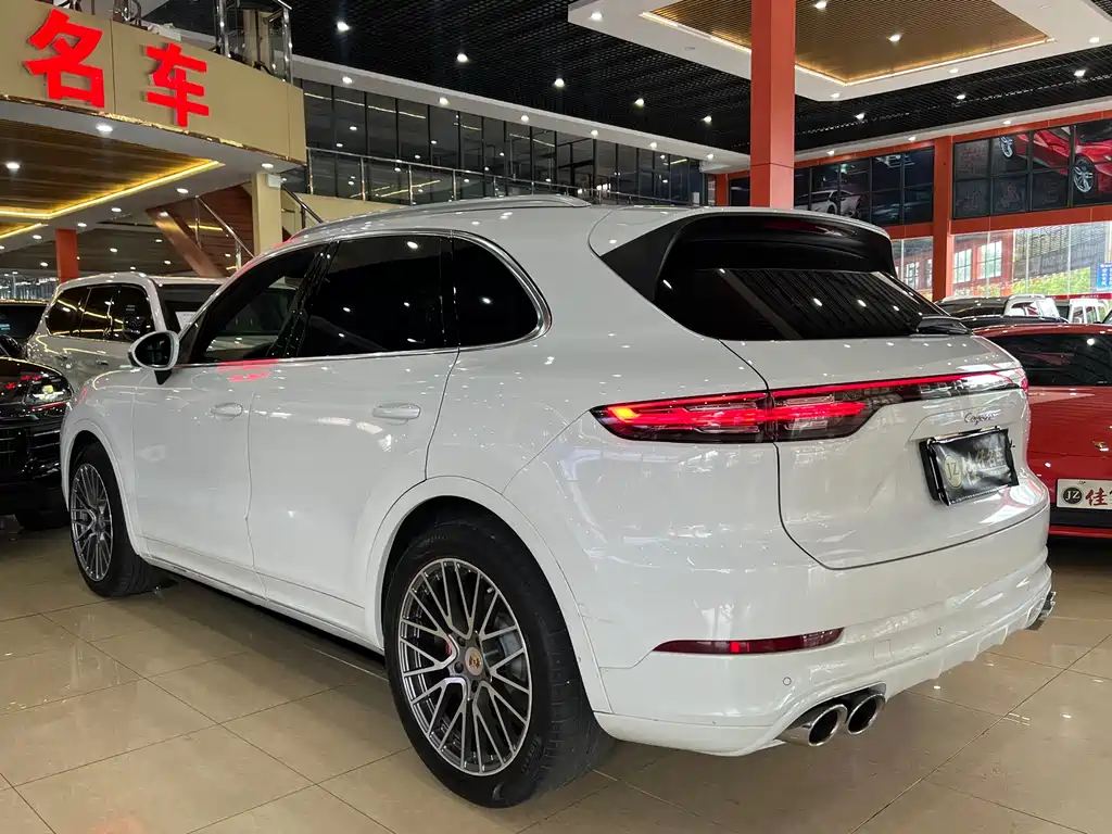 PORSCHE CAYENNE