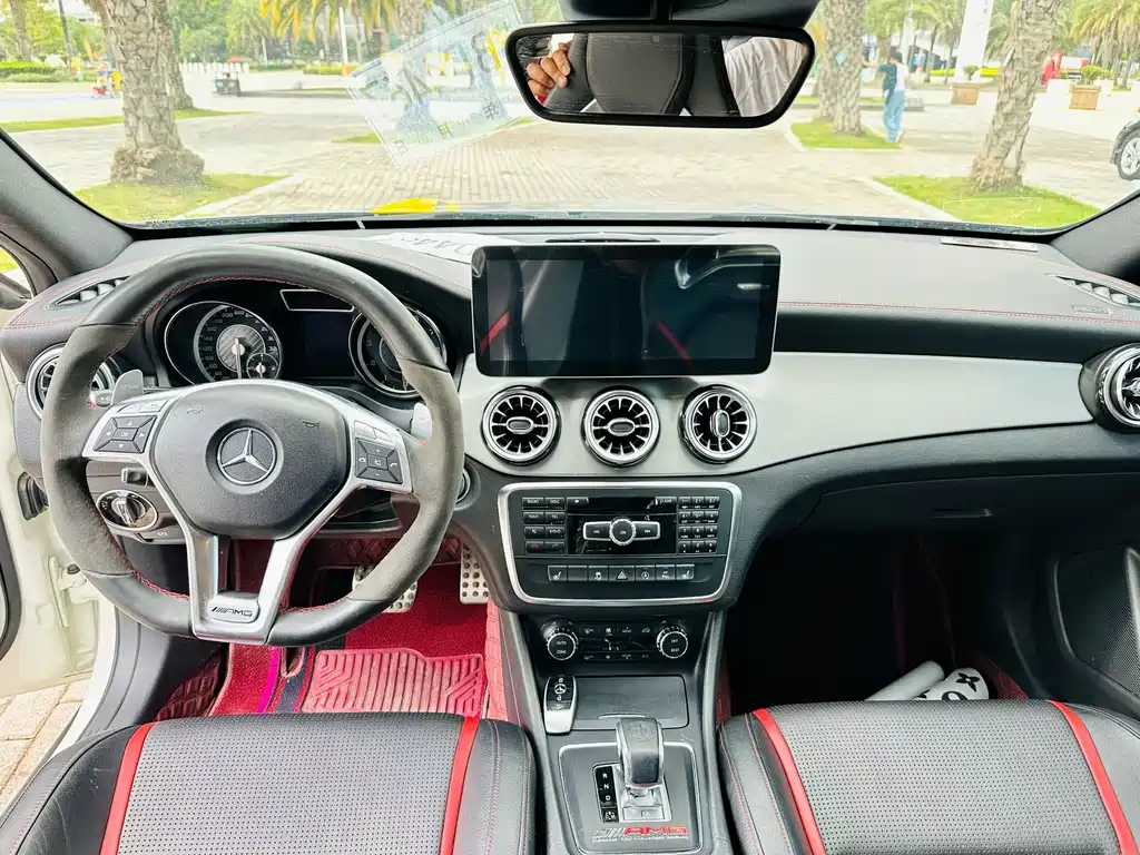 Mercedes-Benz GLA AMG — миниатюра 9