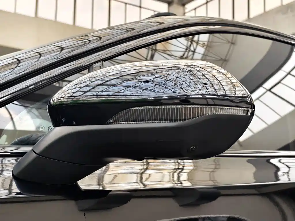 Hongqi Hongqi H5 — миниатюра 6