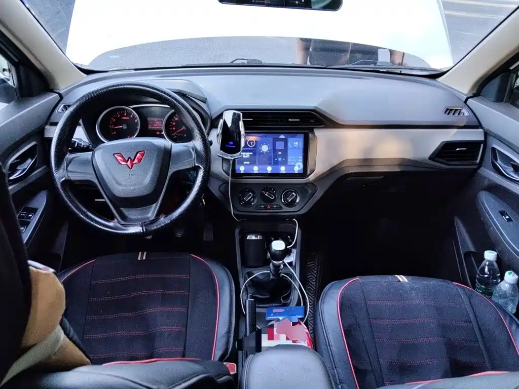 Wuling Hongguang — миниатюра 10