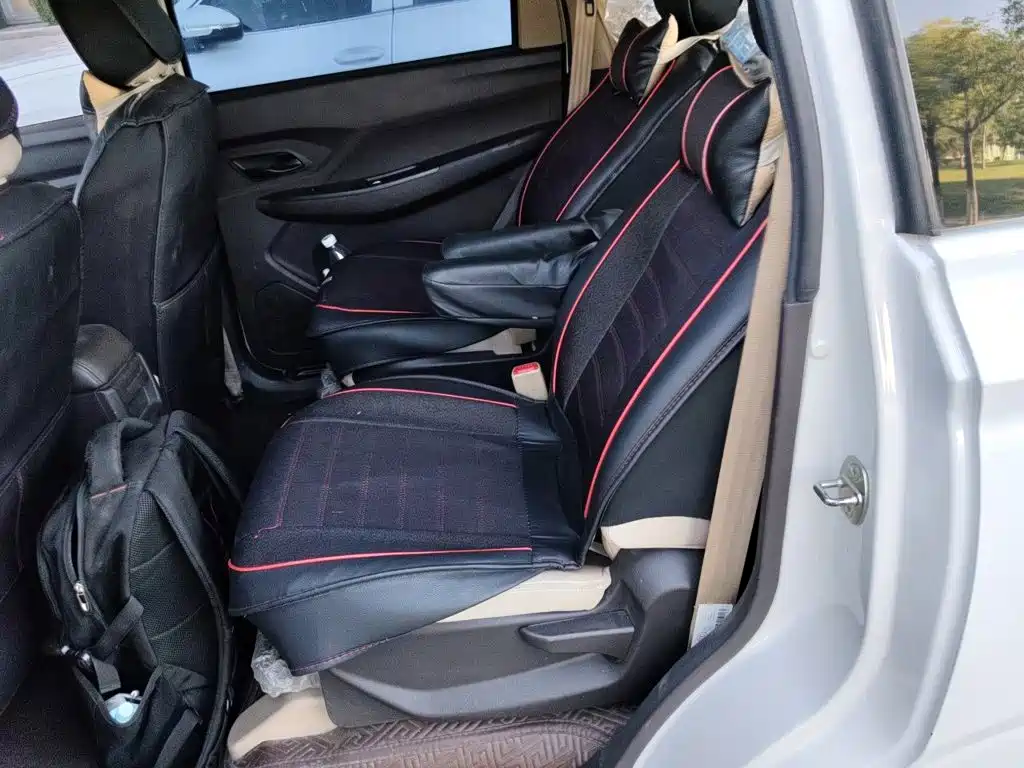 Wuling Hongguang — миниатюра 18