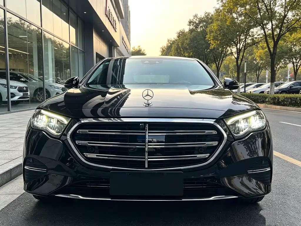 Mercedes-Benz E-Class — миниатюра 3