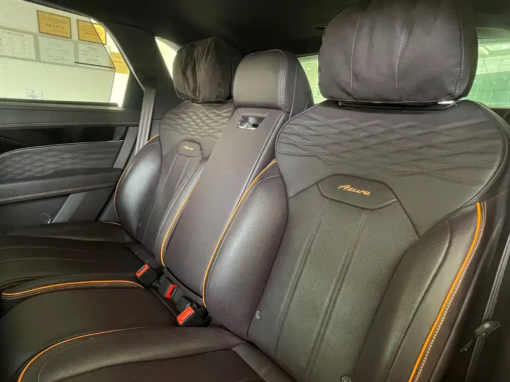 Bentley Bentayga — миниатюра 7