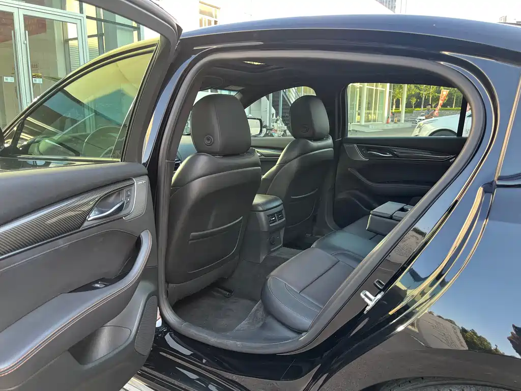 Cadillac CT5 — миниатюра 11