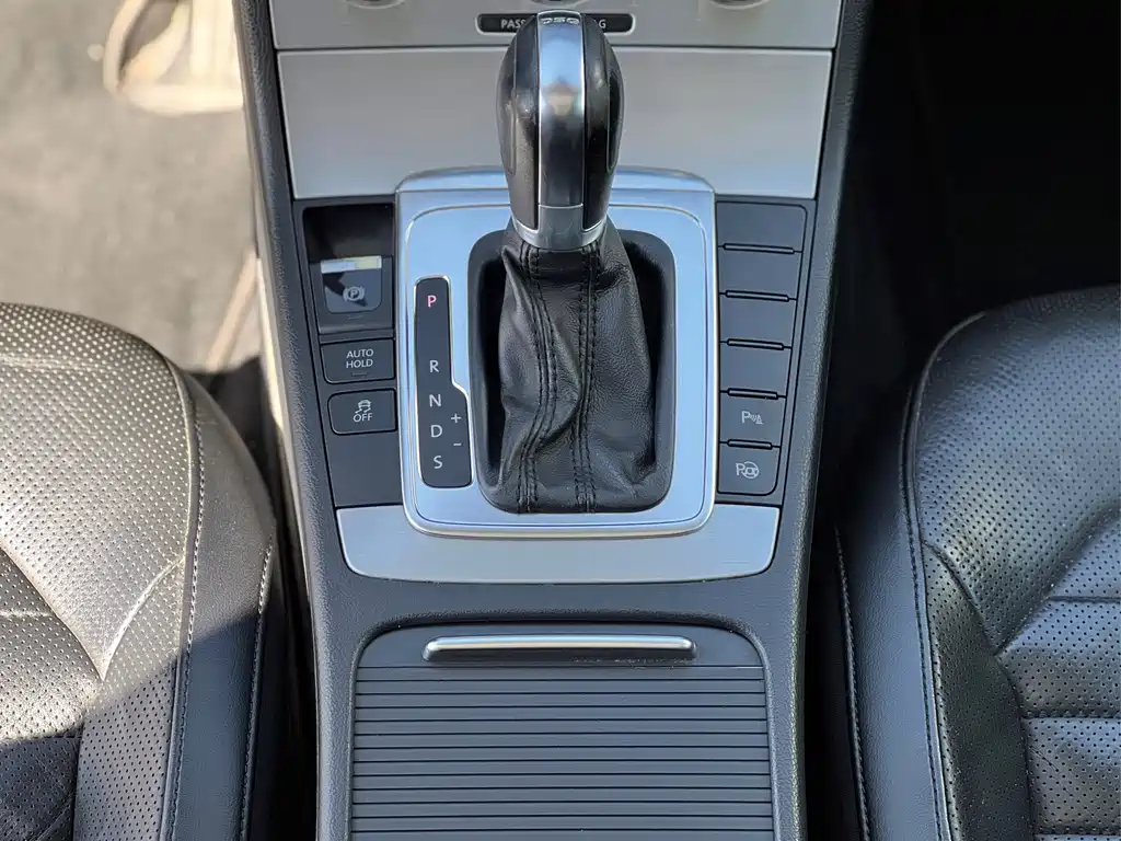 Volkswagen Magotan (Import) — миниатюра 9