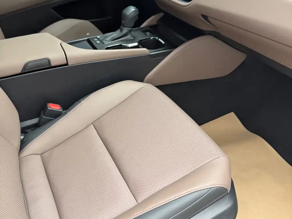Lexus ES — миниатюра 8