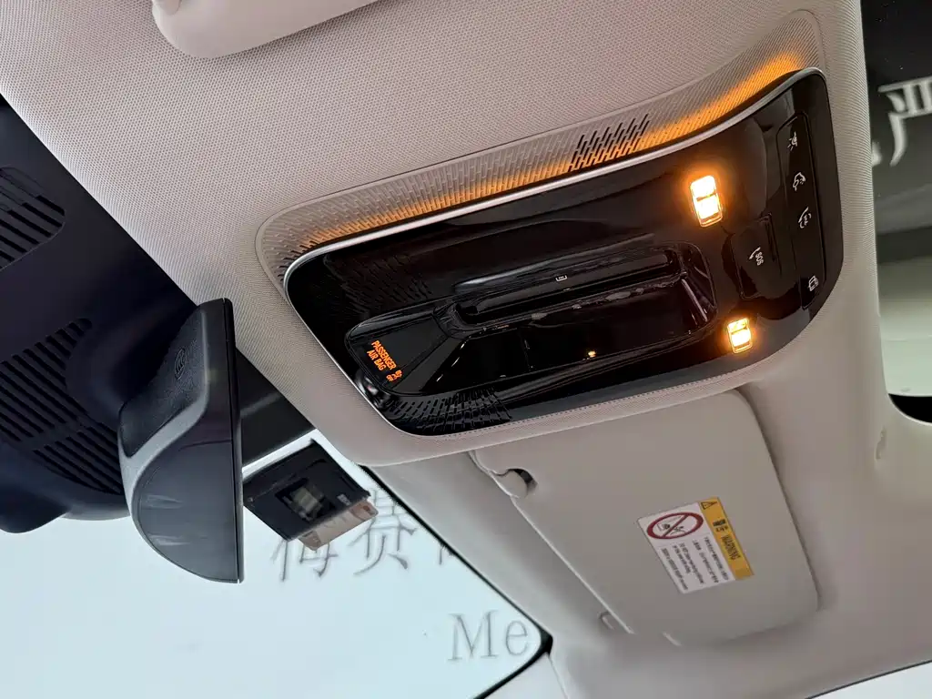 Mercedes-Benz EQE SUV — миниатюра 16