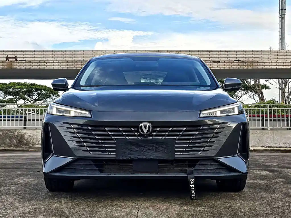 Changan Eado — миниатюра 2
