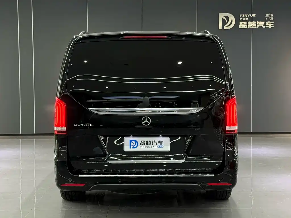 Mercedes-Benz V-Class 2022 — фото 4