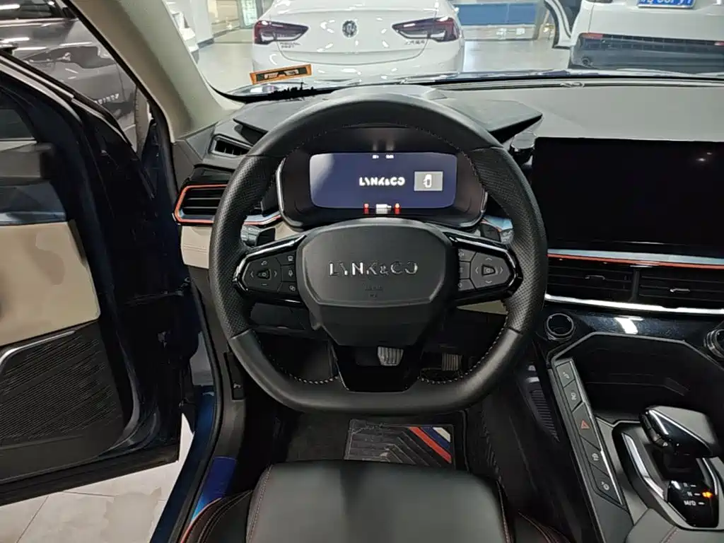 Lynk & Co 06 — миниатюра 11