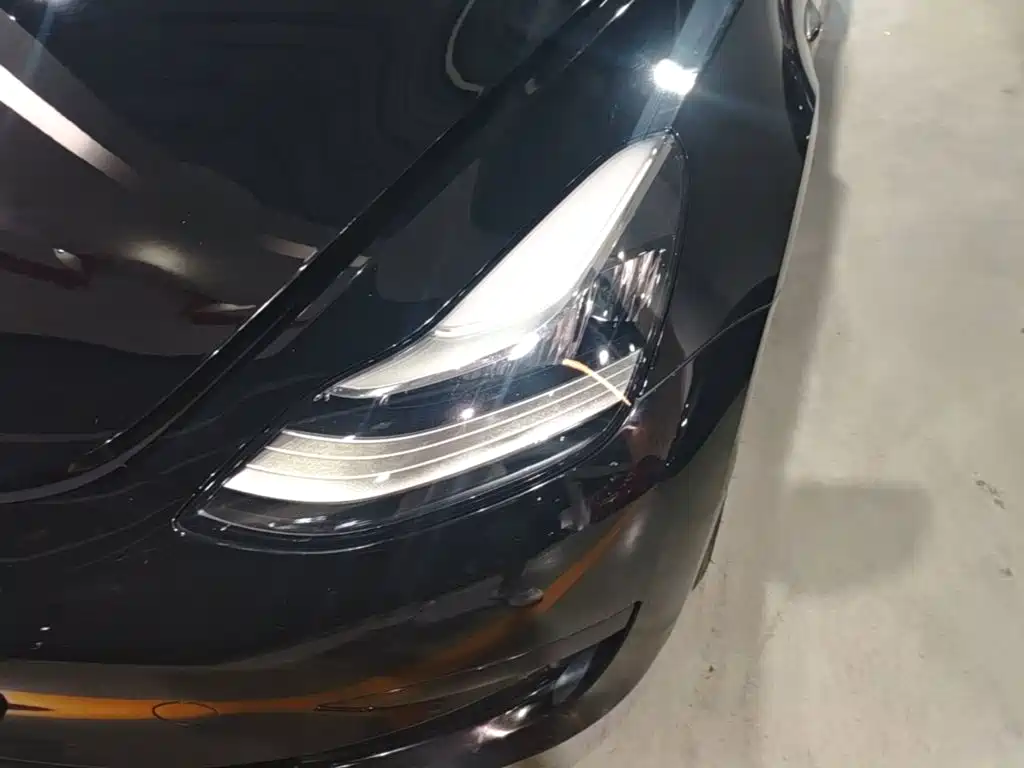 Tesla Model 3 — миниатюра 24