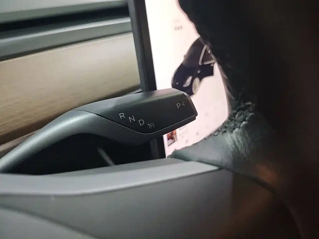 Tesla Model 3 — миниатюра 14