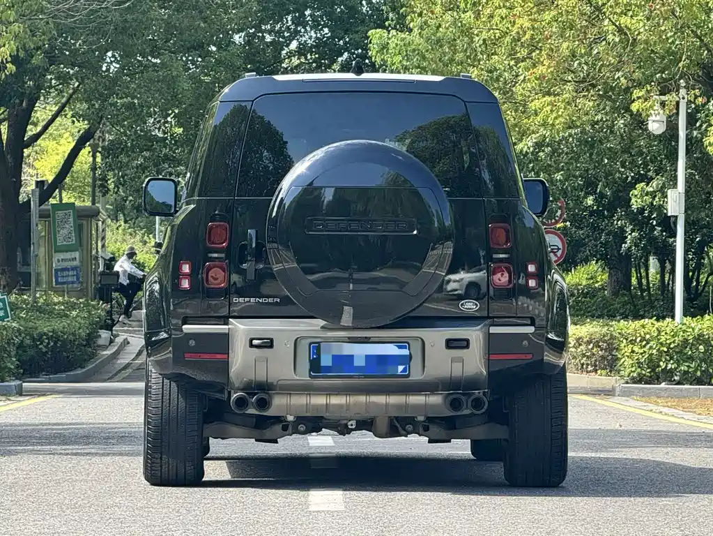 Land Rover Defender — миниатюра 5