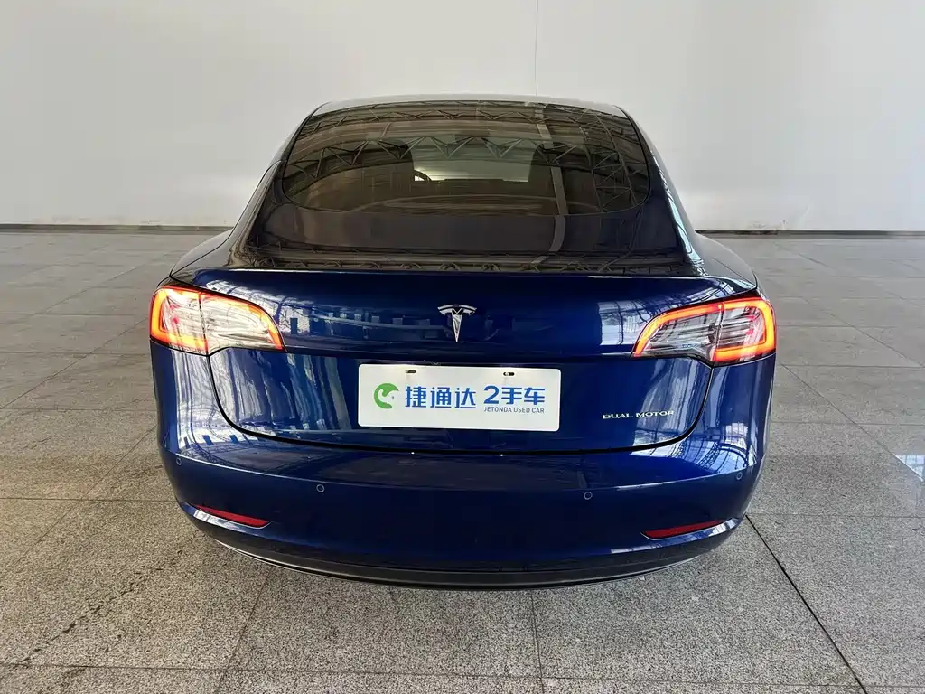 Tesla Model 3 — миниатюра 16