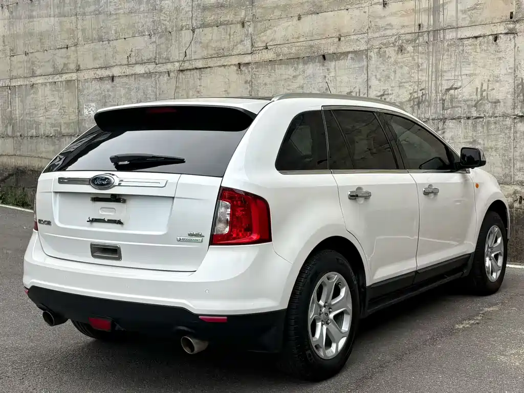 Ford Edge (Import) — миниатюра 6