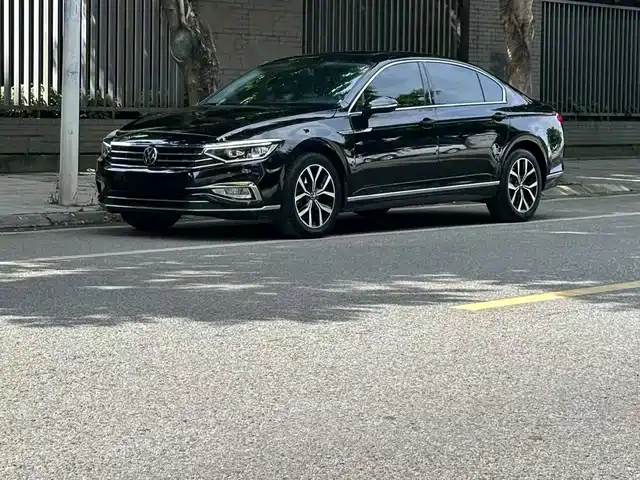 VOLKSWAGEN MAGOTAN 2021