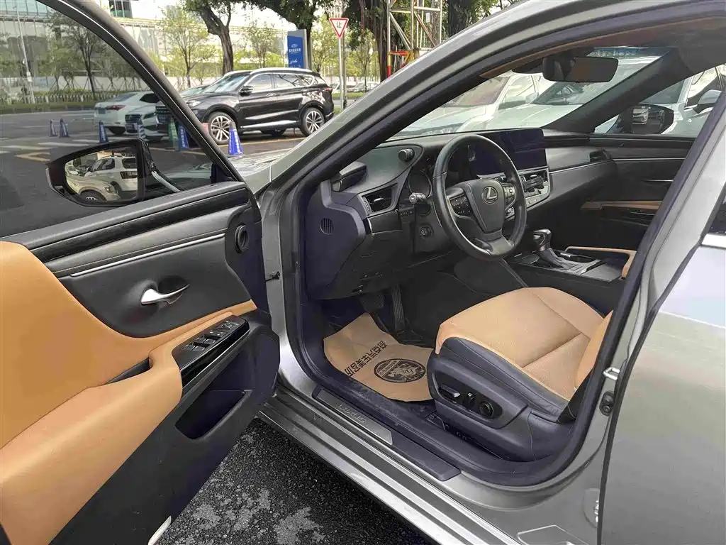 Lexus ES — миниатюра 10