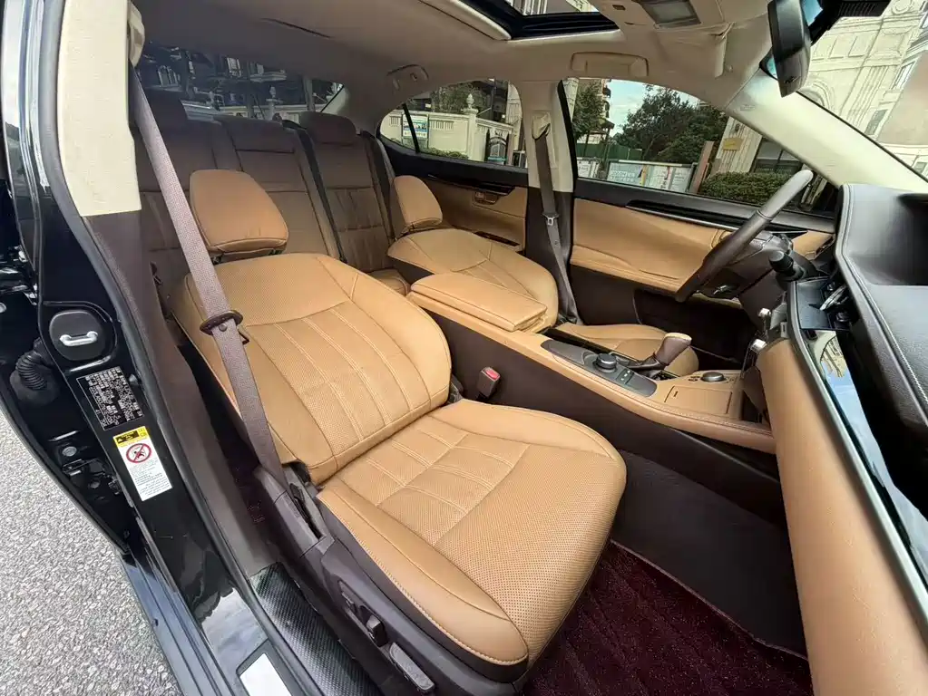 Lexus ES — миниатюра 14