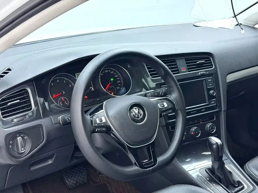 Volkswagen Golf — миниатюра 3
