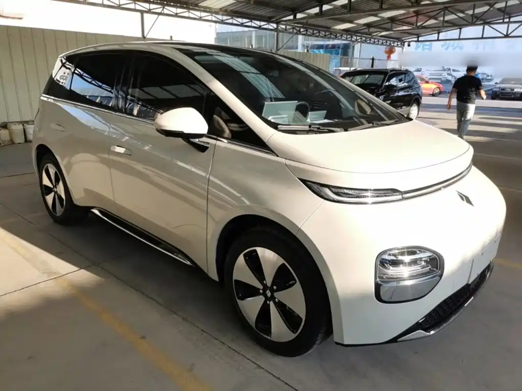 Baojun Yunduo — миниатюра 4