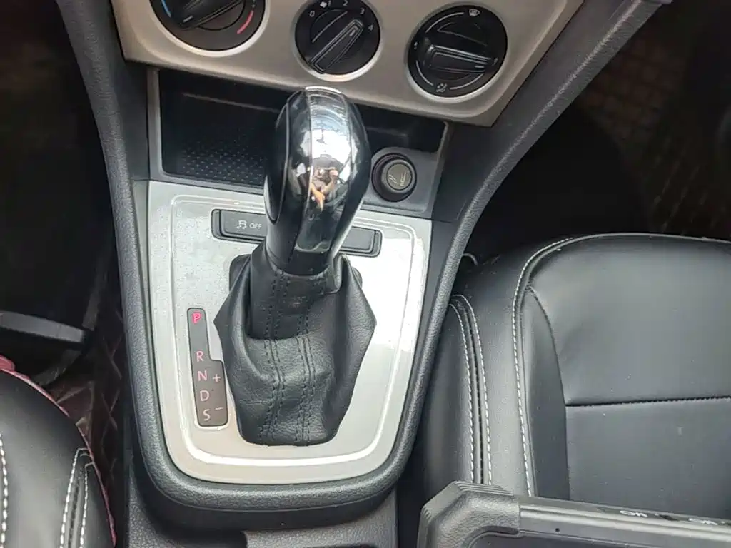 Volkswagen Lavida — миниатюра 14