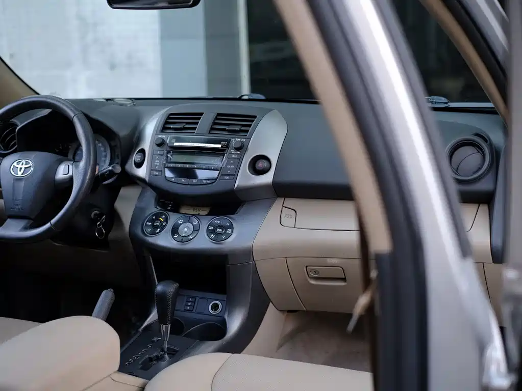 Toyota RAV4 — миниатюра 56