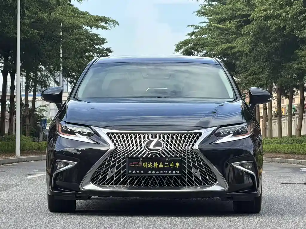 Lexus ES — миниатюра 2