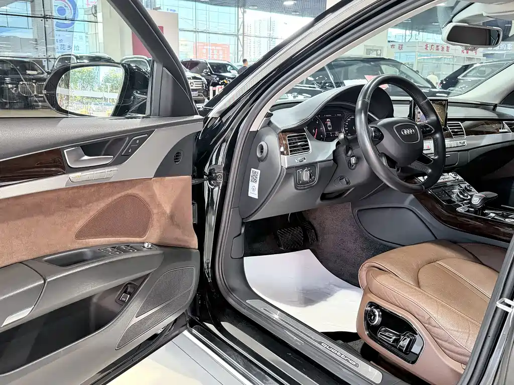 Audi A8 — миниатюра 4