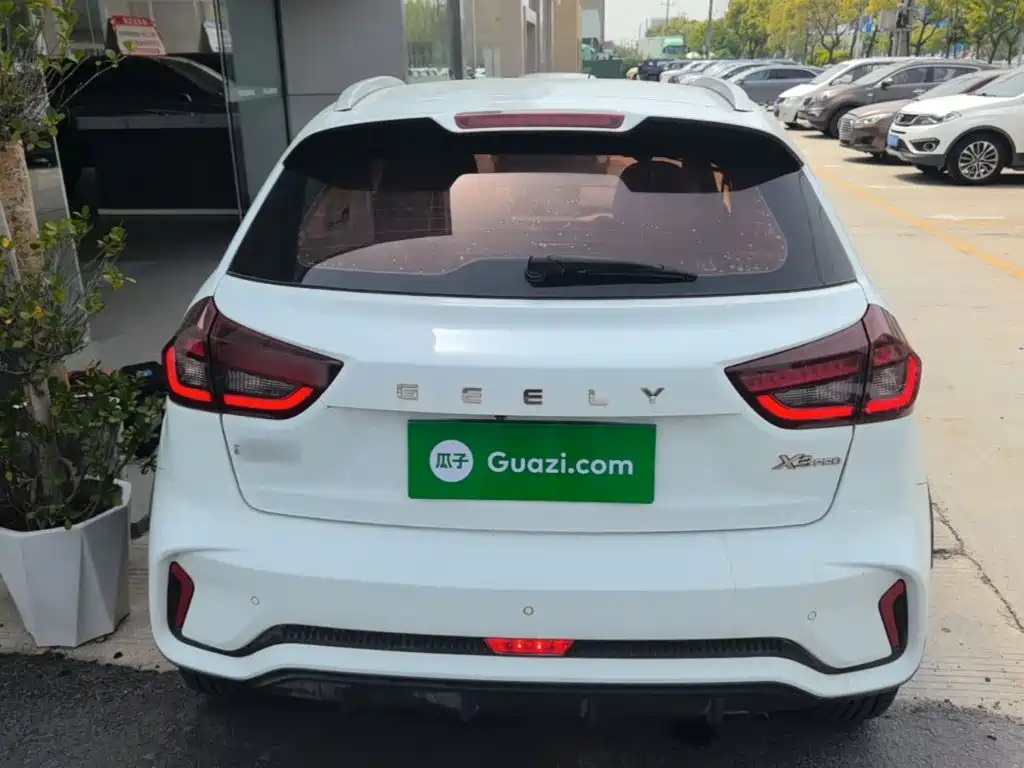Geely Vision X3 — миниатюра 6