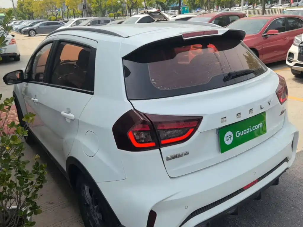 Geely Vision X3 — миниатюра 5