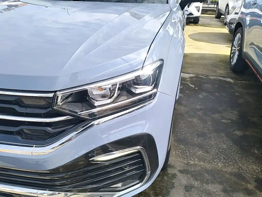 Volkswagen X — миниатюра 24