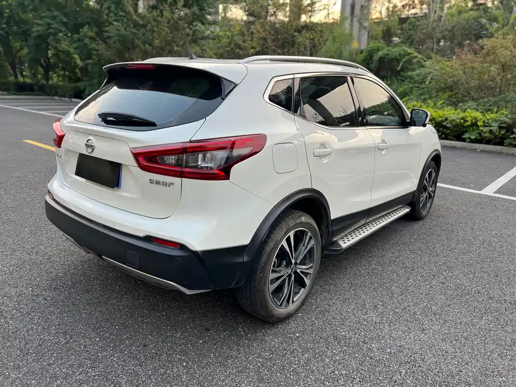 Nissan Qashqai — миниатюра 5