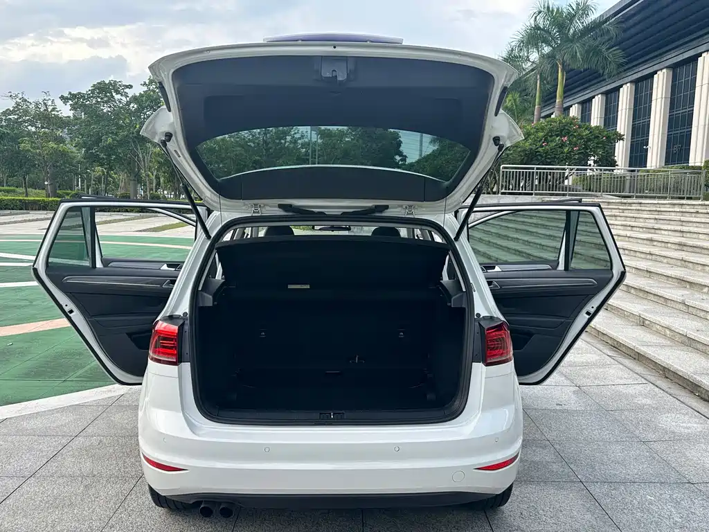 Volkswagen Golf Sportsvan — миниатюра 23