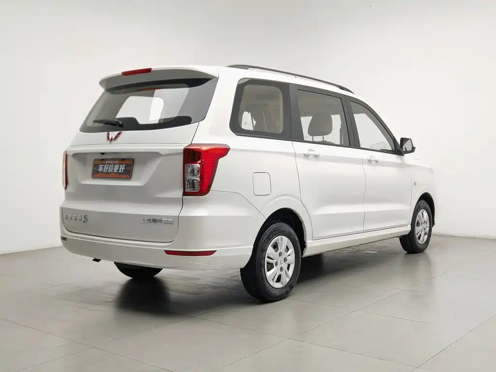 Wuling Hongguang — миниатюра 2