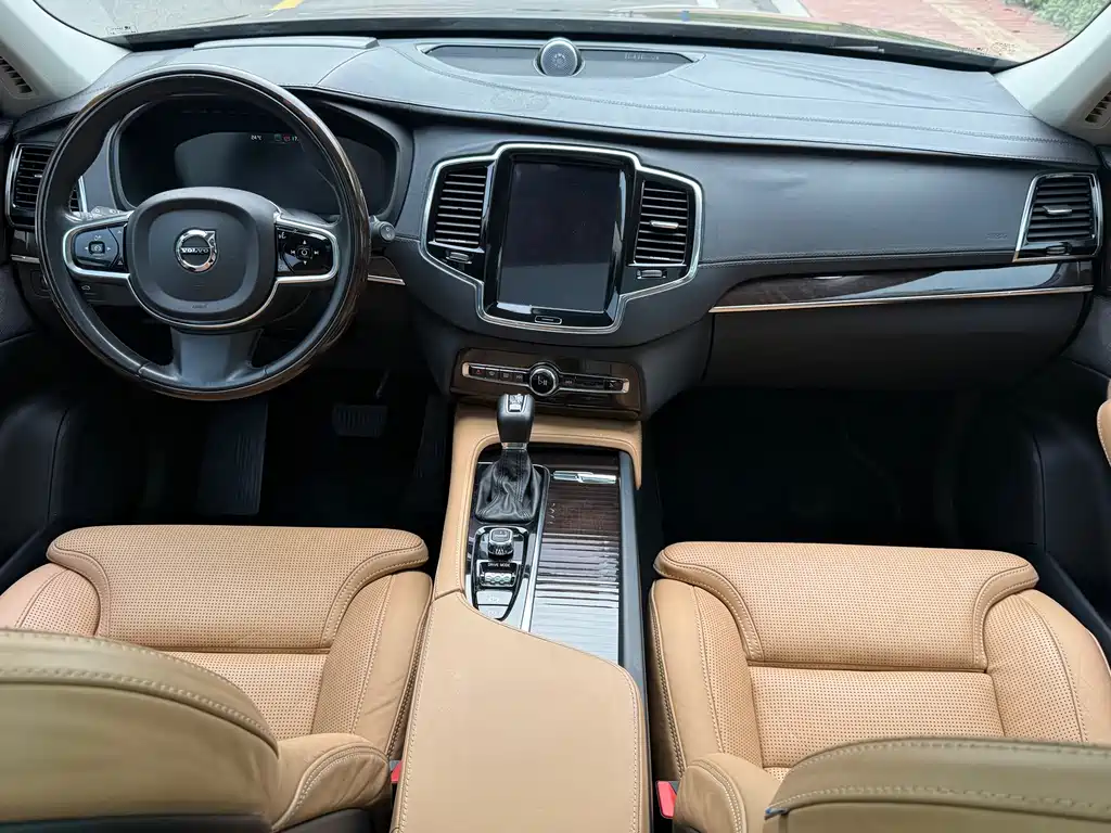 Volvo XC90 — миниатюра 12