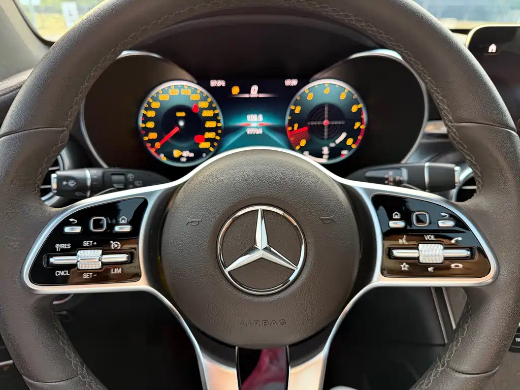 Mercedes-Benz GLC — миниатюра 12