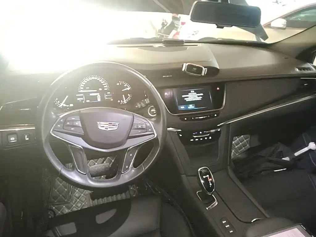 Cadillac XT5 — миниатюра 10