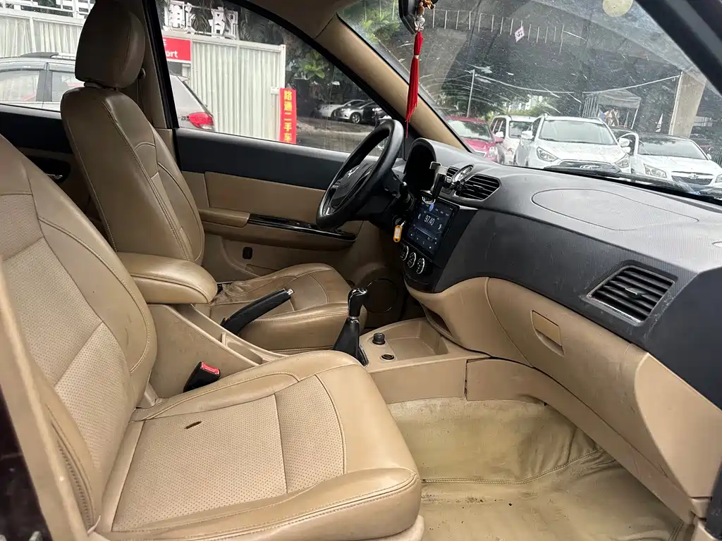 Wuling Hongguang — миниатюра 14