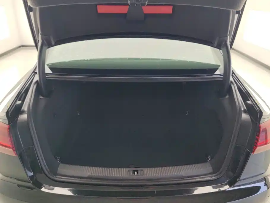 Audi A6L — миниатюра 4